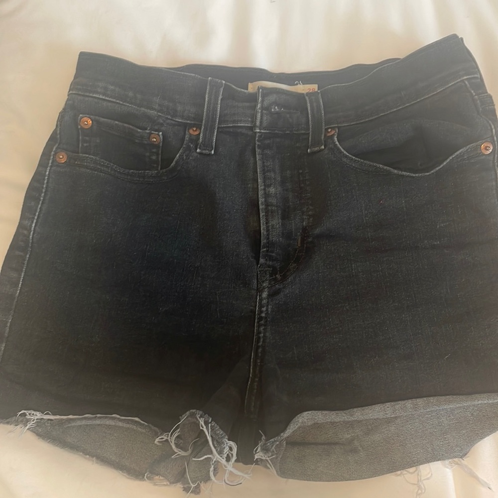 Women’s size 28 Levi cutoff shorts black distressed